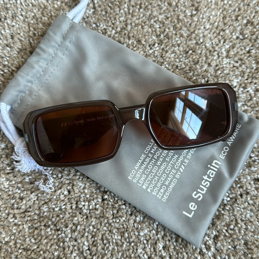 Le Specs “Talk Trash” Sunglasses